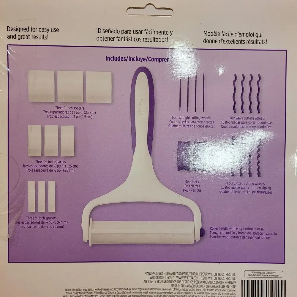 Wilton Fondant Ribbon Cutter Set with Bonus Storage‎ Case Cake Decorating